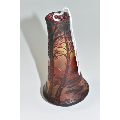 834 - CAMILLE TUTRE DE VARREUX (1872-1942) ACID ETCHED CAMEO VASE, produced by Cristallerie De Pantin, sig... 