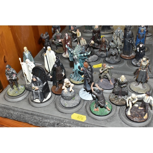 876 - A QUANTITY OF LORD OF THE RINGS COLLECTORS FIGURES AND STANDS ETC, to include boxed and unboxed lead... 