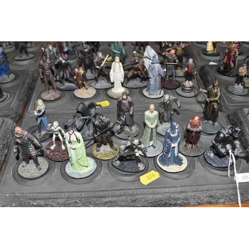 876 - A QUANTITY OF LORD OF THE RINGS COLLECTORS FIGURES AND STANDS ETC, to include boxed and unboxed lead... 