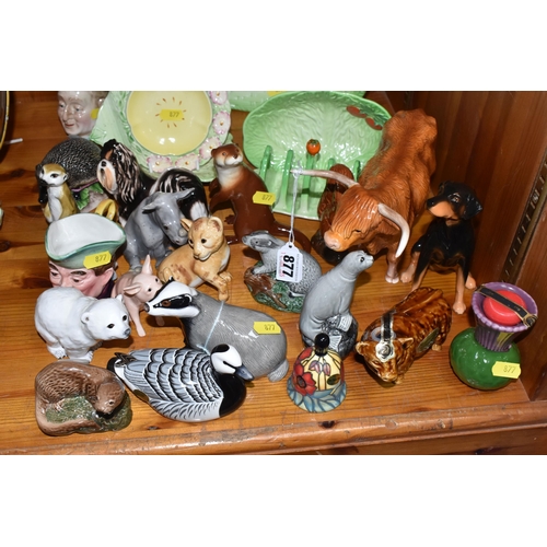 877 - A COLLECTION OF BESWICK / JOHN BESWICK ANIMALS, WHISKY FLASKS AND TABLE WARES ETC, to include Highla... 