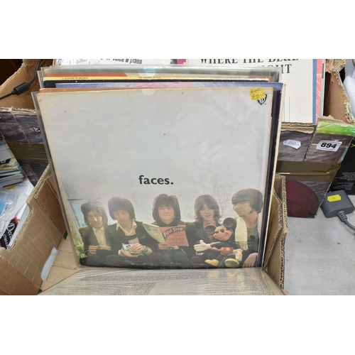 895 - A GROUP OF FIFTEEN LATE SIXTIES - EARLY SEVENTIES RECORDS comprising a group of The Kinks records to... 