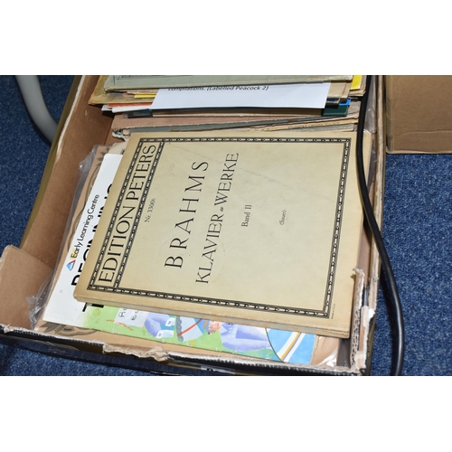 899 - ONE BOX OF SHEET MUSIC containing approximately 170 pieces of sheet music, mostly from classical gen... 