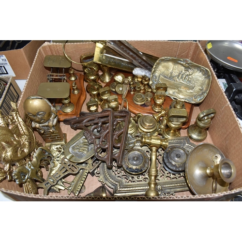 923 - TWO BOXES AND LOOSE BRASS AND METALWARE, to include a set of Victorian Royal Mail brass postal scale... 