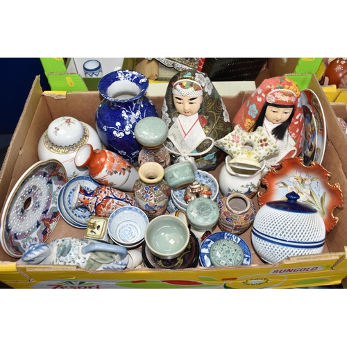 954 - FIVE BOXES AND LOOSE ORIENTAL AND MIXED CERAMICS, to include an Oriental mother of pearl jewellery b... 