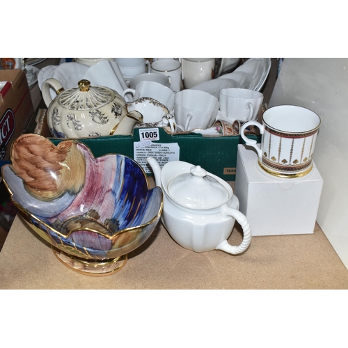 1005 - A BOX AND LOOSE CERAMICS, to include Royal Crown Derby plain white tea ware, a Mason's Harvest Gold ... 