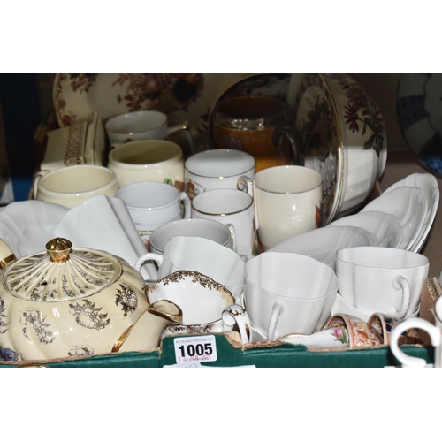 1005 - A BOX AND LOOSE CERAMICS, to include Royal Crown Derby plain white tea ware, a Mason's Harvest Gold ... 