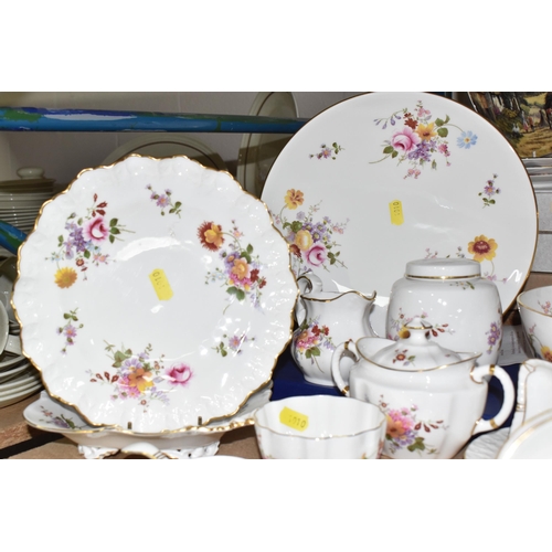 1010 - A GROUP OF ROYAL CROWN DERBY 'DERBY POSIES' PATTERN GIFTWARE AND A SET OF COLLECTOR'S PLATES, to inc... 