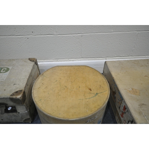 208 - THREE PIECES OF VINTAGE LUGGAGE, to include a suitcase, a hat box, and a shoe trunk, condition repor... 