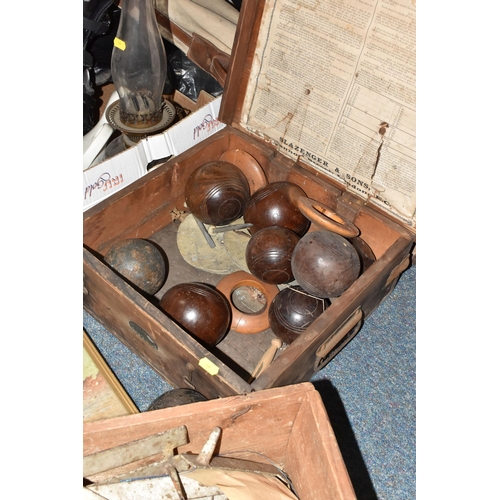 844 - ONE BOX AND LOOSE VINTAGE MISCELLANEOUS SPORTS AND GAMES EQUIPMENT ETC to include a box marked 'Haml... 