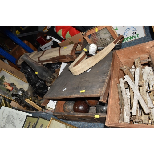 844 - ONE BOX AND LOOSE VINTAGE MISCELLANEOUS SPORTS AND GAMES EQUIPMENT ETC to include a box marked 'Haml... 