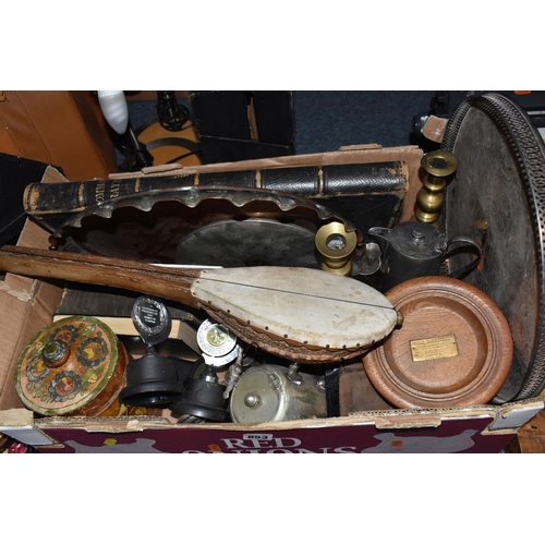 853 - ONE BOX AND LOOSE VINTAGE MISCELLANEOUS ITEMS to include a wooden handmade clock made from the prope... 