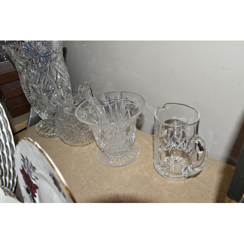 872 - FIVE BOXES AND LOOSE CERAMICS AND GLASS, to include a selection of teacups and saucers, side plates,... 