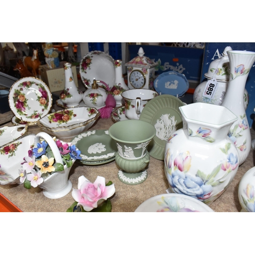 885 - A GROUP OF CERAMICS, to include thirteen pieces of Royal Albert Old Country Roses: a teacup and sauc... 