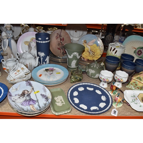 891 - A GROUP OF CERAMICS, to include four studio pottery beakers with a tray, all unmarked, possibly Celt... 