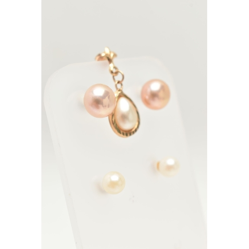 429 - AN ASSORTMENT OF EARRINGS, to include a pair of pink hue fresh water cultured pearl stud earrings, f... 