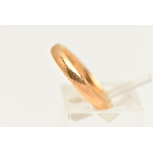 450 - A POLISHED 22CT GOLD BAND RING, approximate band width 2.7mm, hallmarked 22ct London, ring size K 1/... 