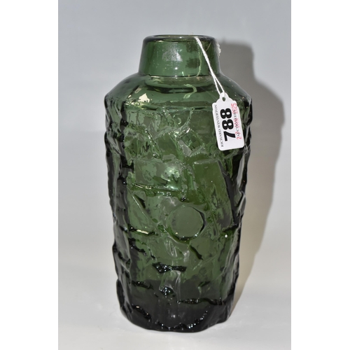 788 - A GREEN ART GLASS VASE BY GOTÉ AUGUSTSSON FOR RUDA GLASBRUK (1917-2004),  a 'Turcos' (Dark Green) se... 