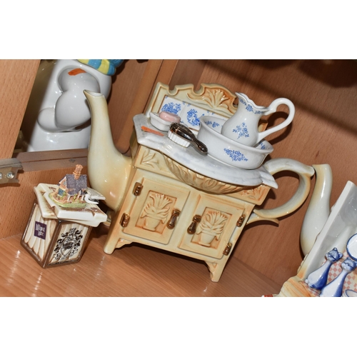 796 - A COLLECTION OF CARDEW NOVELTY TEAPOTS AND MINIATURE NOVELTY TEAPOTS, six standard size teapots comp... 