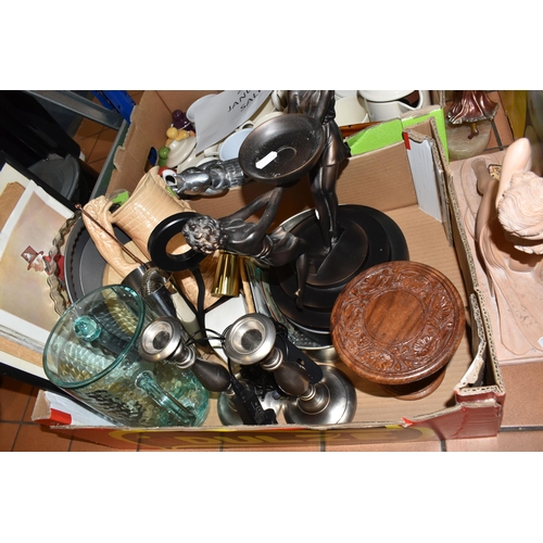 840 - FOUR BOXES AND LOOSE CERAMICS AND MISCELLANEOUS ITEMS to include a box of vintage ceramics to includ... 