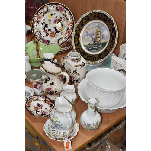 851 - A QUANTITY OF CERAMIC GIFTWARE AND  KITCHENWARE to include a quantity of Mason's 'Mandalay' items co... 