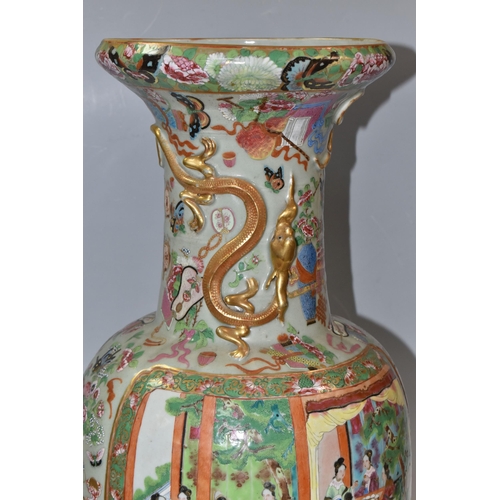 859 - A LARGE NINETEENTH/EARLY TWENTIETH CENTURY CANTON CHINESE 'FAMILLE ROSE' VASE depicting court and co... 