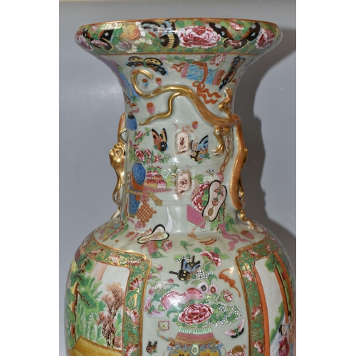 859 - A LARGE NINETEENTH/EARLY TWENTIETH CENTURY CANTON CHINESE 'FAMILLE ROSE' VASE depicting court and co... 