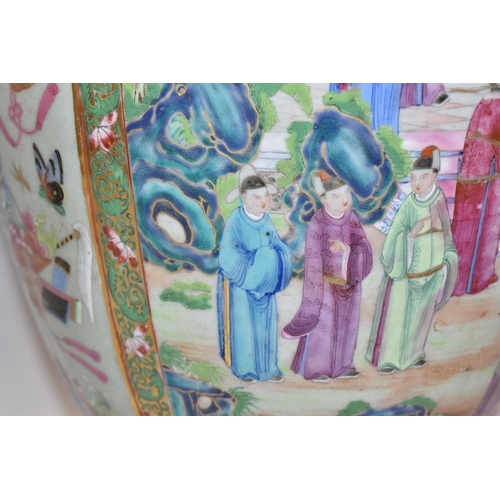 859 - A LARGE NINETEENTH/EARLY TWENTIETH CENTURY CANTON CHINESE 'FAMILLE ROSE' VASE depicting court and co... 