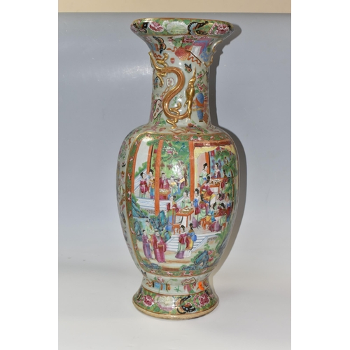 859 - A LARGE NINETEENTH/EARLY TWENTIETH CENTURY CANTON CHINESE 'FAMILLE ROSE' VASE depicting court and co... 