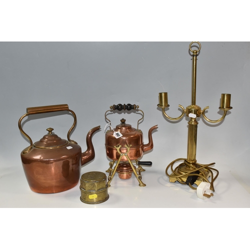 860 - A GROUP OF FOUR COPPER AND BRASS ITEMS to include a nineteenth-century copper and brass kettle with ... 