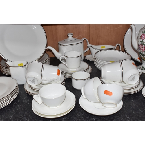 862 - A GROUP OF ASSORTED DINNER AND TEAWARES to include a partial Royal Doulton 'Platinum Concord' dinner... 