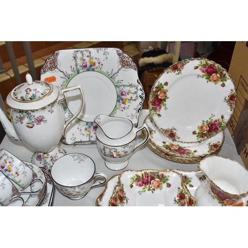 905 - A GROUP OF TEA WARES, comprising twenty-four pieces of Royal Albert Old Country Roses: a sandwich pl... 