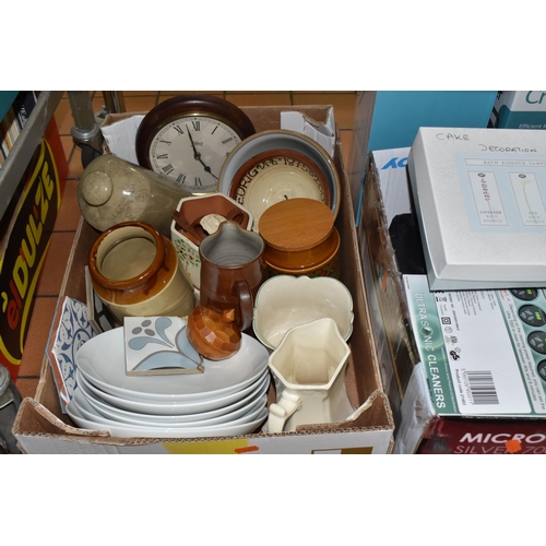 906 - FIVE BOXES AND LOOSE MISCELLANEOUS ITEMS to include a box of assorted metalware comprising a large q... 