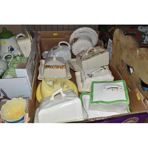 942 - TWO BOXES AND LOOSE CERAMIC KITCHENWARE, to include a selection of covered vintage butter/cheese dis... 