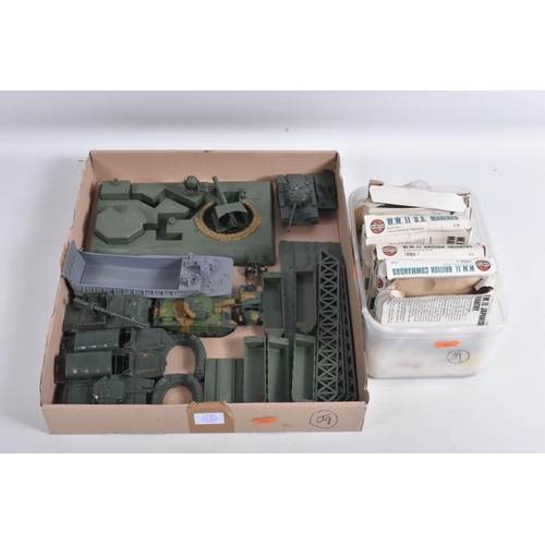 15 - A QUANTITY OF BOXED AND UNBOXED AIRFIX OO/HO SOLDIER FIGURES AND ACCESSORIES, boxed sets of WWII Bri... 