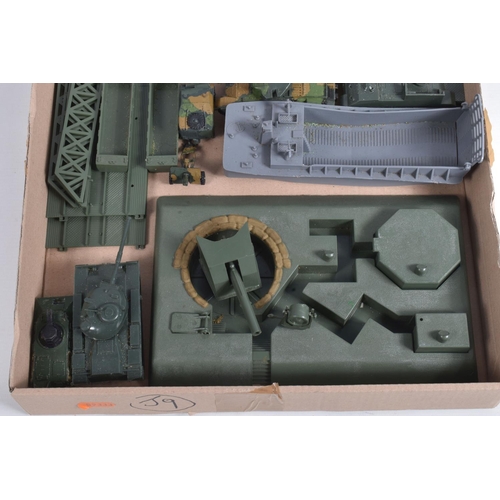 15 - A QUANTITY OF BOXED AND UNBOXED AIRFIX OO/HO SOLDIER FIGURES AND ACCESSORIES, boxed sets of WWII Bri... 