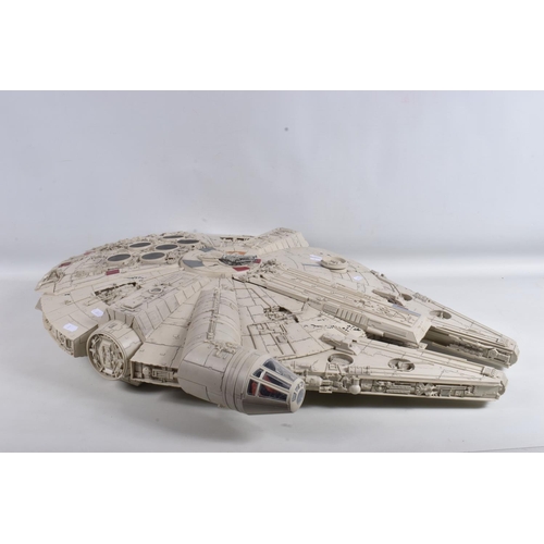 25 - A CONSTRUCTED MODEL OF THE STAR WARS MILLENNIUM FALCON, believed to be from the De Agostini partwork... 