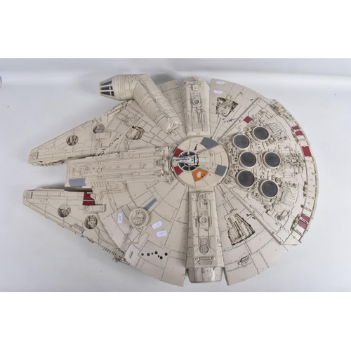 25 - A CONSTRUCTED MODEL OF THE STAR WARS MILLENNIUM FALCON, believed to be from the De Agostini partwork... 