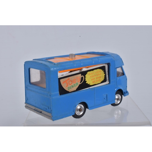 54 - TWO BOXED CORGI TOYS VEHICLES, SMITH'S-KARRIER BANTAM SNACK BAR 'JOE'S DINER', No.471, appears compl... 