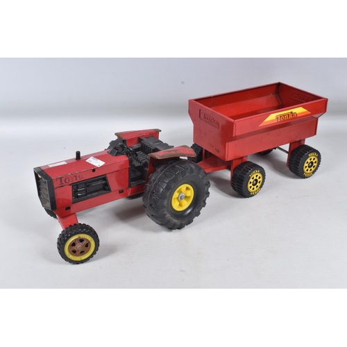 113 - A QUANTITY OF TONKA TOYS TRACTORS AND TRAILERS, three tractors, four trailers and a Farm Master trac... 