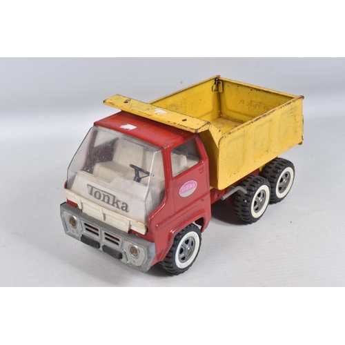 115 - FIVE ASSORTED TONKA TOYS TIPPER & DUMP TRUCKS, assorted styles, types and ages, one dumper missing f... 