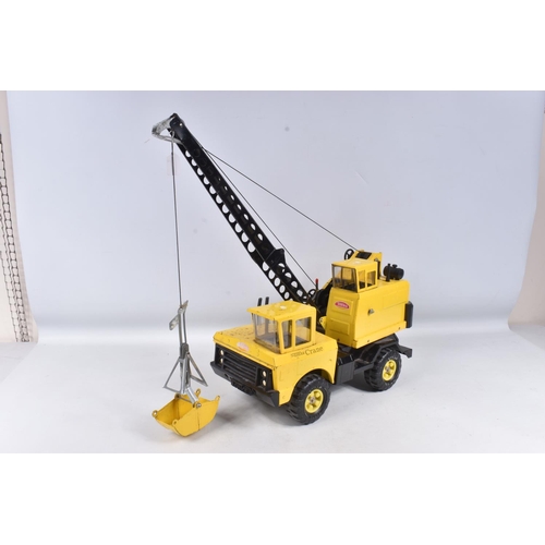 116 - FIVE ITEMS OF MIGHTY TONKA TOYS CONSTRUCTION EQUIUPMENT, Lorry/Truck mounted Grab Crane, Tracked Bul... 