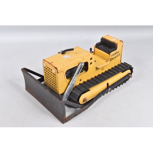 116 - FIVE ITEMS OF MIGHTY TONKA TOYS CONSTRUCTION EQUIUPMENT, Lorry/Truck mounted Grab Crane, Tracked Bul... 