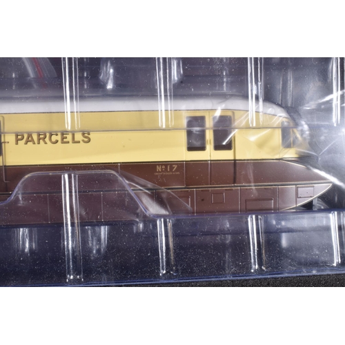 120 - A BOXED DAPOL OO GAUGE 1:76 SCALE MODEL DIESEL RAILCAR, a Streamlined Parcel Rail car, no. 17, in GW... 