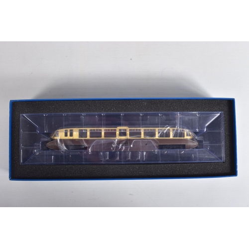 121 - A BOXED DAPOL OO GAUGE 1:76 SCALE MODEL STREAMLINED DIESEL RAILCAR, no. W10, in BR Lined Chocolate a... 