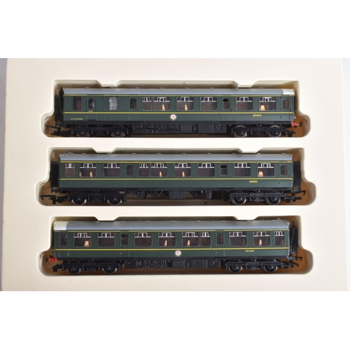 141 - A BOXED HORNBY OO GAUGE CLASS 110 3 CAR D.M.U. TRAIN PACK, No.R369, comprising power car No.E51829, ... 