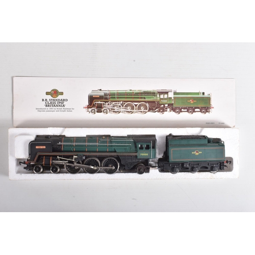 143 - TWO BOXED HORNBY RAILWAYS OO GAUGE LOCOMOTIVES AND TENDERS, 'Britannia' class 7P6F 'Britannia' No.70... 