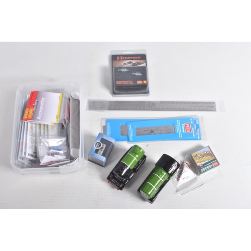 161 - A QUANTITY OF ASSORTED MODEL RAILWAY TRACK,  ACCESSORIES AND TOOLS ETC., to include boxed Peco Setra... 