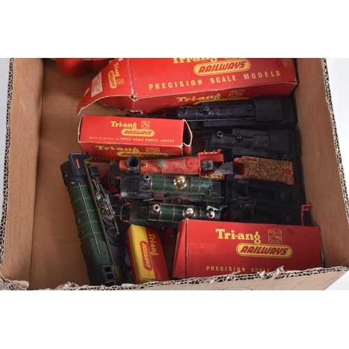 162 - A QUANTITY OF BOXED AND UNBOXED OO GAUGE MODEL RAILWAY ITEMS, majority are Tri-ang, Hornby or Hornby... 