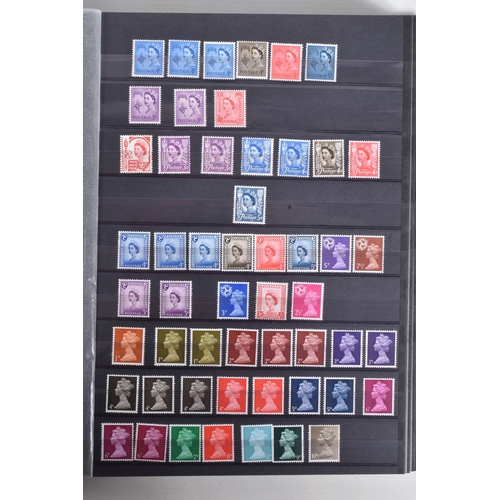 187 - EXTENSIVE COLLECTION OF GB COMMEMORATIVES PRESENTATION PACKS TO 2023 TOGETHER WITH A STOCKBOOK OF EA... 