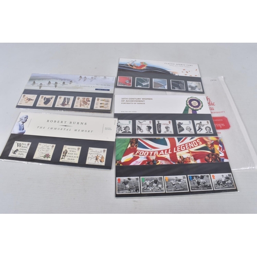 190 - COLLECTION OF GB 1990S PRESENTATION PACKS INC SOME NVI TYPES